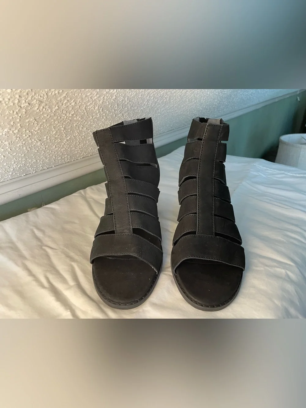 Vionic Harlow Black Leather Block Heel Sandals - Size 7.5